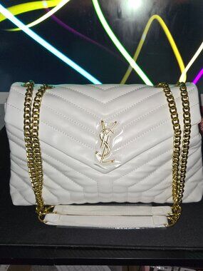Quilted White Shoulder bag with gold hardware